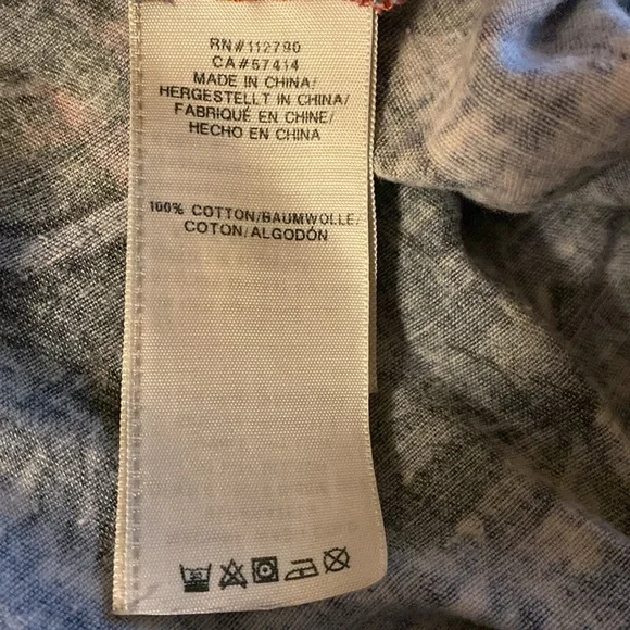 True Religion Women’s Boxy Step Hem Top Muted Floral. Size Small - Picture 8 of 10